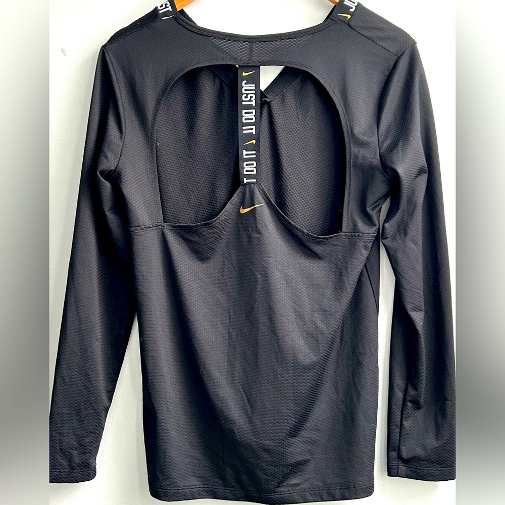 NIKE Dri-Fit womens size medium black long sleeve top